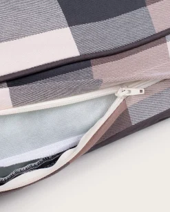 Pendleton BLOCK PLAID PET BED - NAPPER TAN/BLACK Clearance