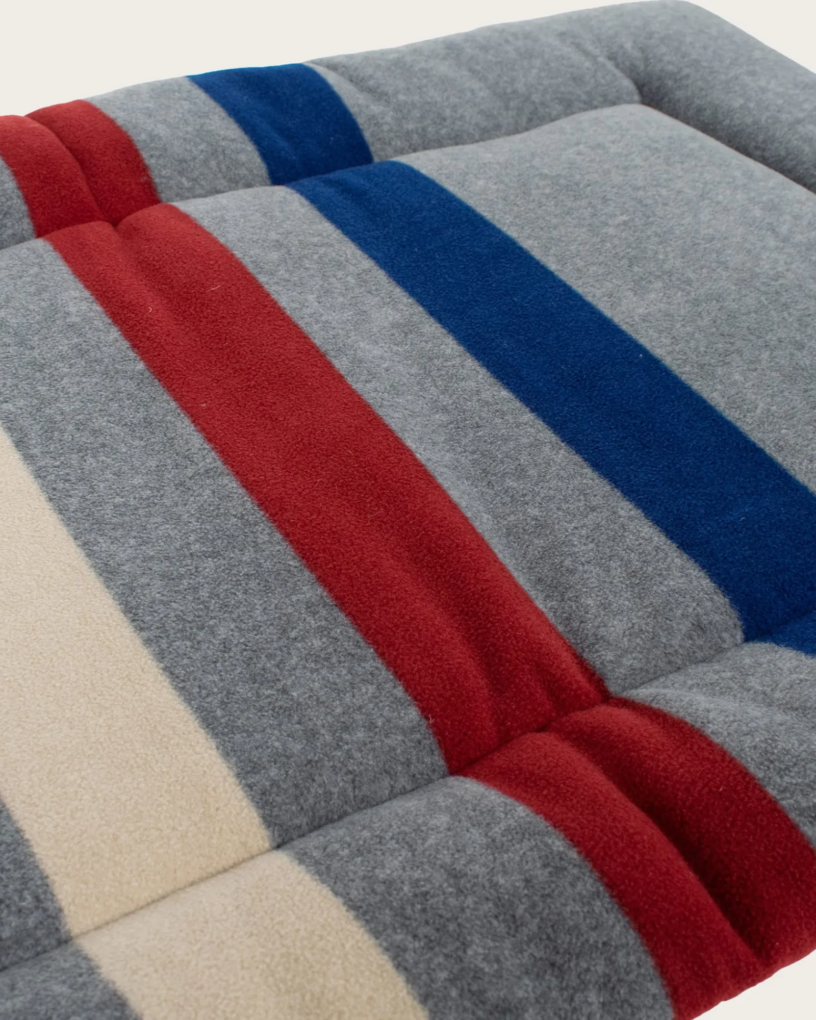 Pendleton CABIN STRIPE PET BED - COMFORT CUSHION GREY MULTI Discount