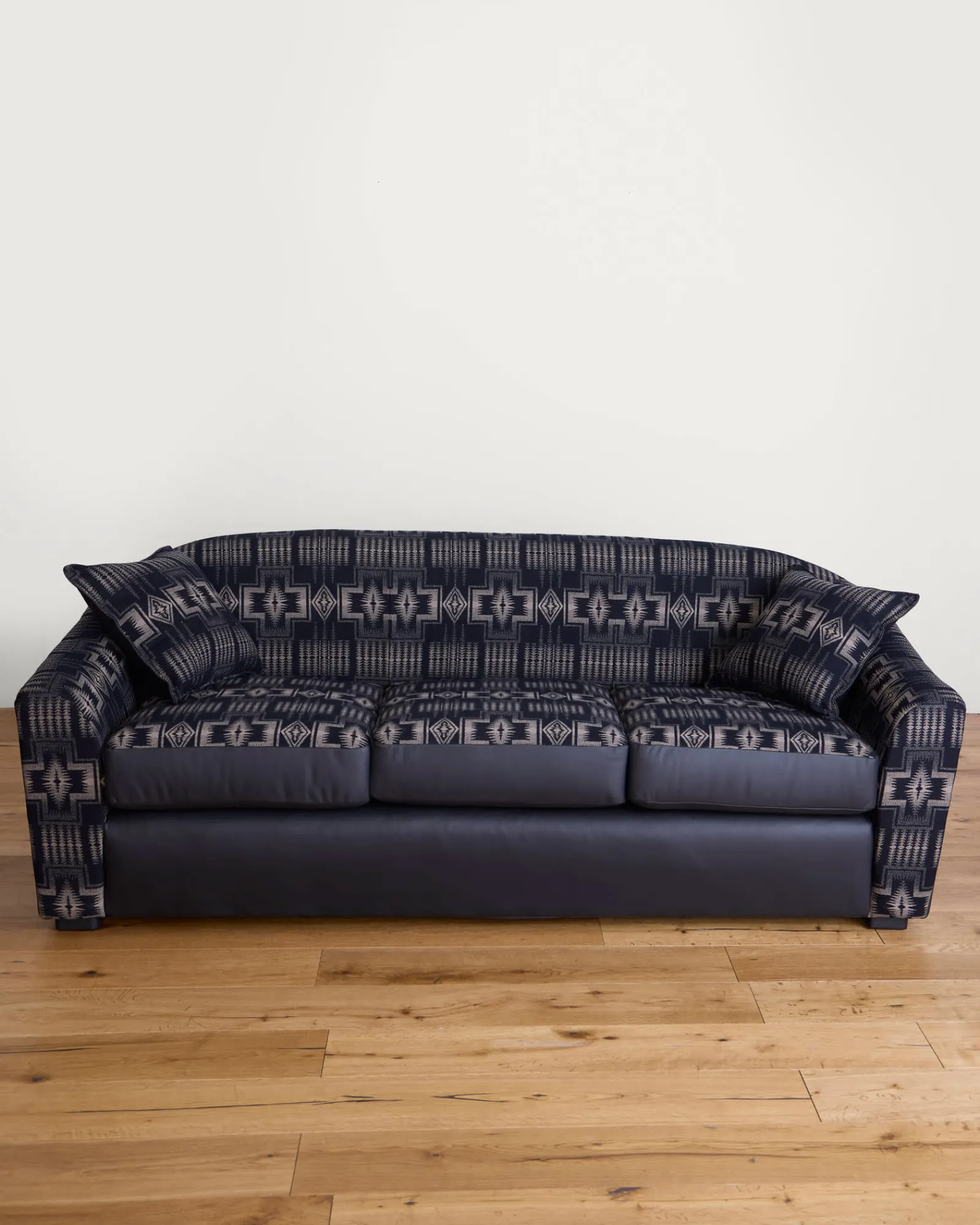 Pendleton HARDING BARREL SOFA ONE SIZE Fashion