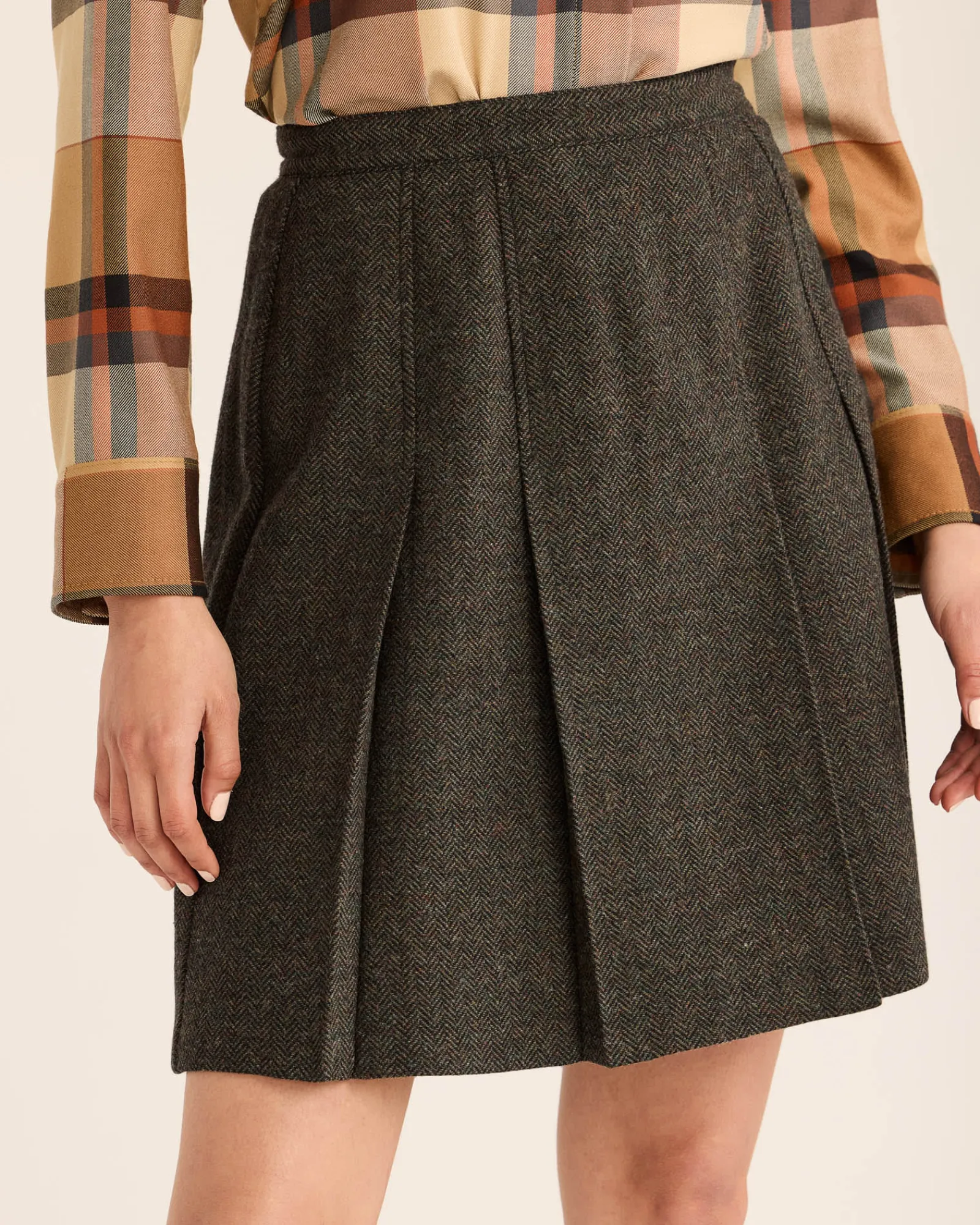Pendleton WOMEN'S BOX PLEAT WOOL SKIRT BLACK/GREEN HERRINGBONE Hot