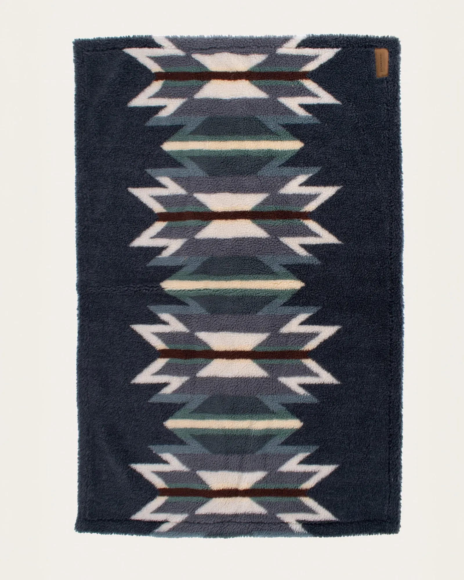 Pendleton WYETH TRAIL PET CRATE BLANKET UNIT Discount