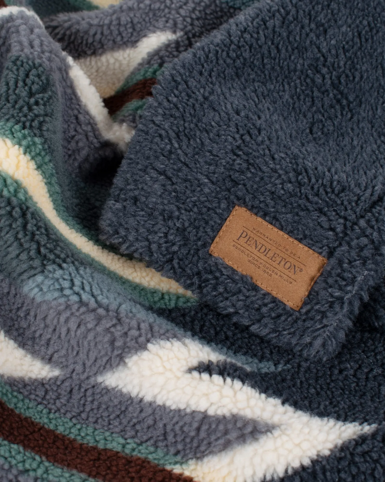 Pendleton WYETH TRAIL PET CRATE BLANKET UNIT Discount